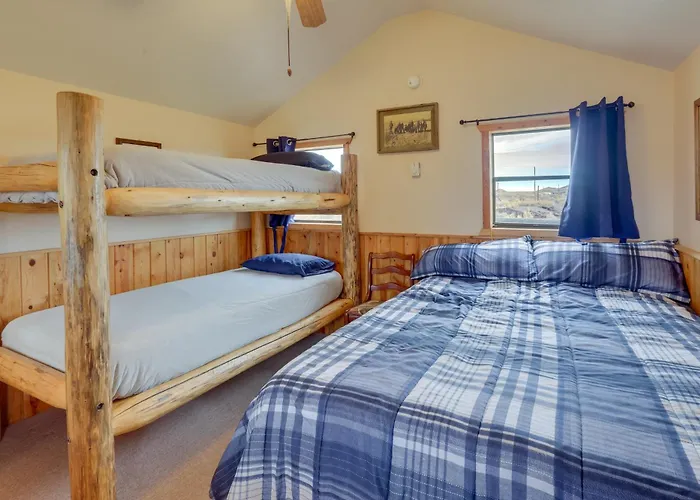 Scenic & Unique Country Retreat In Thermopolis! Appartement