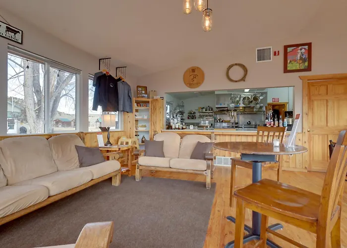Scenic & Unique Country Retreat In Thermopolis! Meeteetse