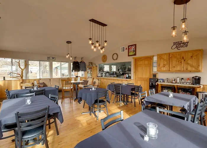 Scenic & Unique Country Retreat In Thermopolis! Appartement